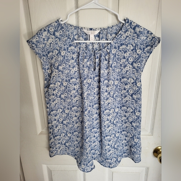 Floral Blue and White Women's Top - Picture 3 of 3